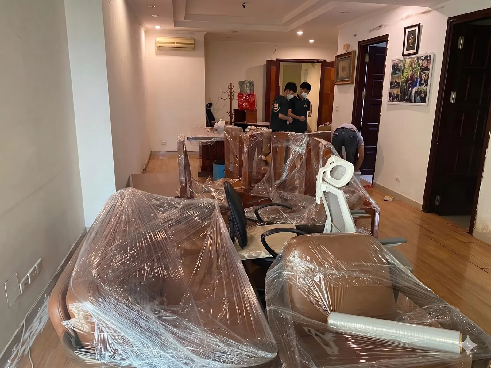 Tập kết nội thất đã bọc lót trong căn hộ chung cư